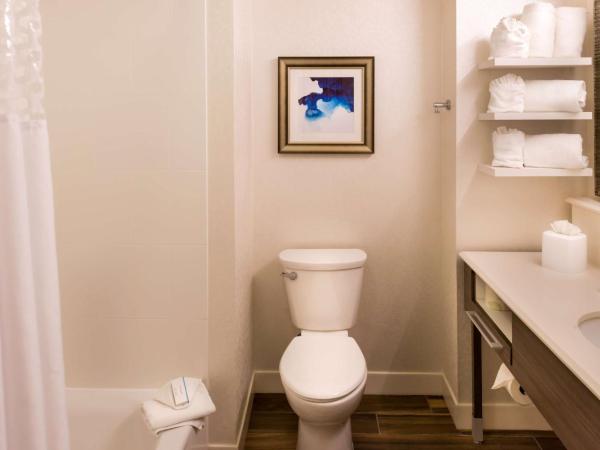 Hampton Inn & Suites Orlando-East UCF : photo 1 de la chambre chambre 2 lits queen-size - non-fumeurs