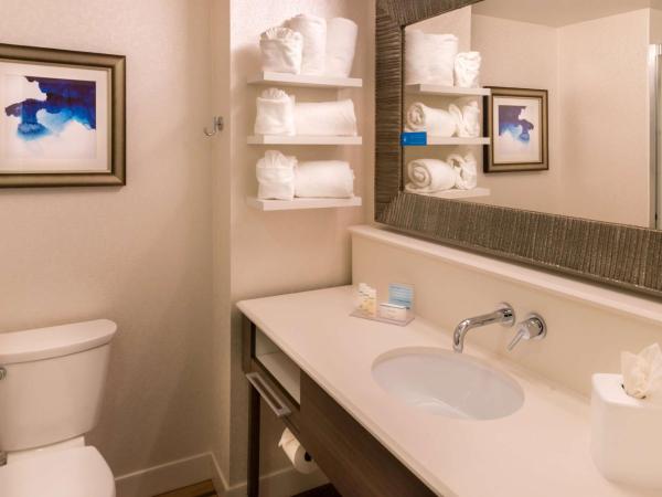 Hampton Inn & Suites Orlando-East UCF : photo 4 de la chambre chambre lit king-size avec canapé-lit - non-fumeurs