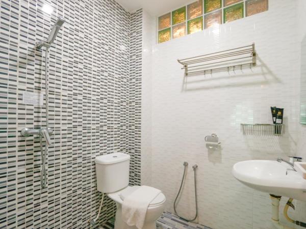 Travelland Hotel : photo 6 de la chambre chambre lit king-size deluxe