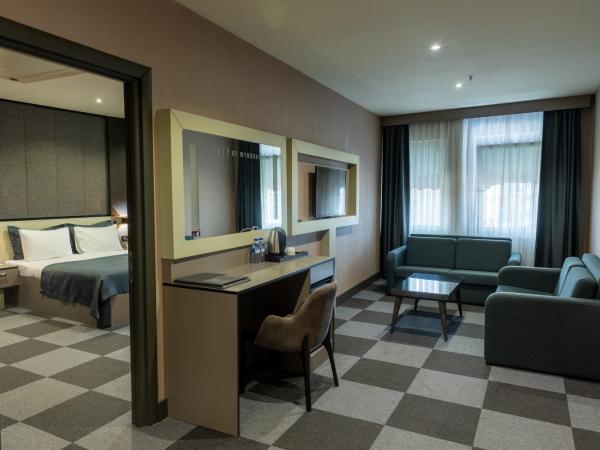 Tryp By Wyndham Istanbul Sancaktepe : photo 2 de la chambre suite lit king-size - fumeurs