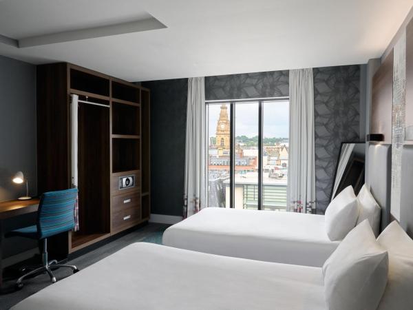 Aloft Liverpool : photo 3 de la chambre chambre lits jumeaux plus spacieuse savvy avec 2 lits simples ou lits jumeaux