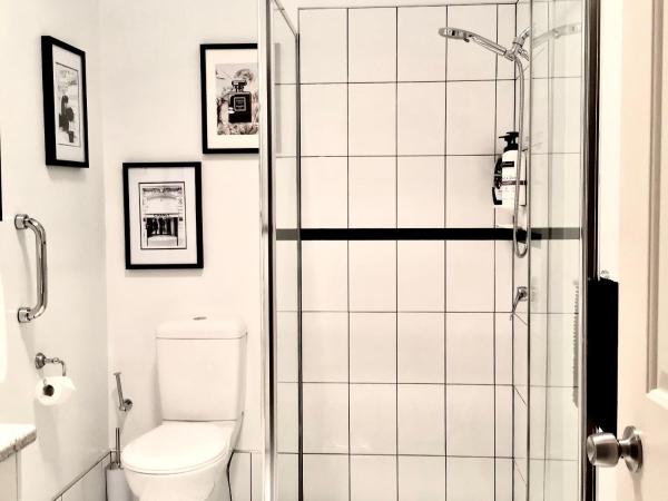 Kurrajong House : photo 9 de la chambre  chambre lit queen-size benjamin - vue sur jardin