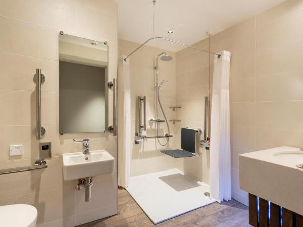 Hilton Aberdeen TECA : photo 1 de la chambre chambre lit king-size - accessible aux personnes à mobilité réduite