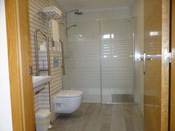 Pensión O Códice : photo 7 de la chambre chambre lits jumeaux supérieure