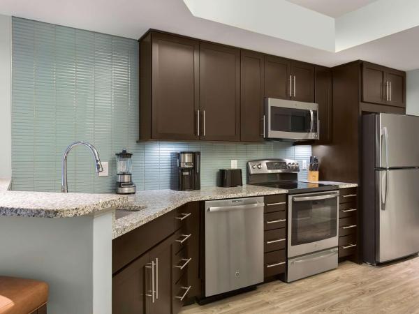 Hilton Grand Vacations Club Ocean 22 Myrtle Beach : photo 5 de la chambre suite 1 chambre avec lit king-size - front de mer