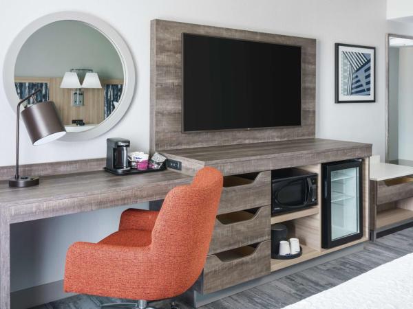 Hampton Inn & Suites Tampa Ybor City Downtown : photo 2 de la chambre chambre lit queen-size - non-fumeurs