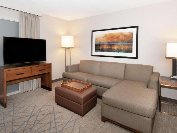 Embassy Suites by Hilton Colorado Springs : photo 5 de la chambre king suite with accessible tub - mobility and hearing access/non-smoking