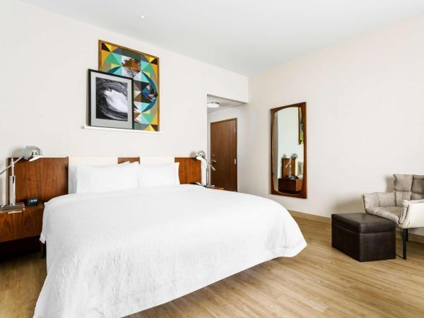 Hampton Inn & Suites Santa Monica : photo 4 de la chambre chambre lit king-size - non-fumeurs