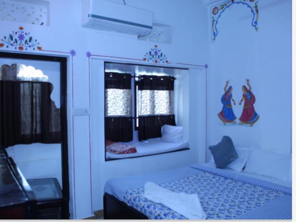 The Royal Lake View Villa : photo 2 de la chambre chambre double supérieure