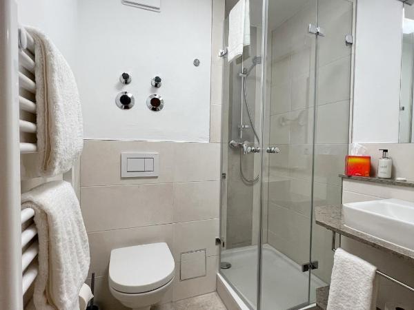 Hotel Prinz : photo 6 de la chambre chambre familiale avec balcon