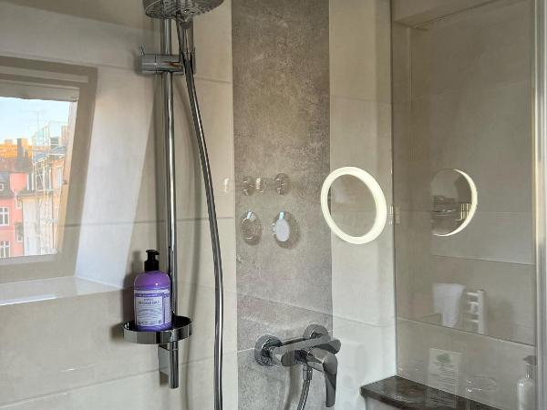 Hotel Prinz : photo 9 de la chambre chambre lit king-size