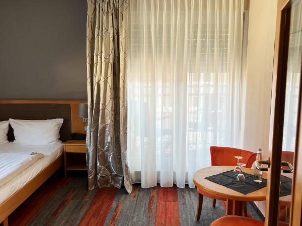 Hotel Prinz : photo 2 de la chambre chambre familiale avec balcon