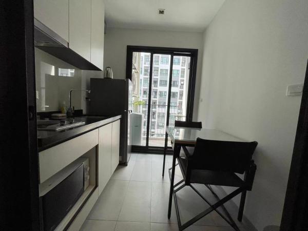 The Base Central Pattaya by Adam : photo 7 de la chambre studio avec balcon 