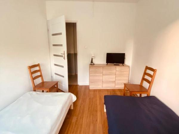 Hostel Warszawa Ursynów : photo 3 de la chambre chambre double standard avec salle de bains commune