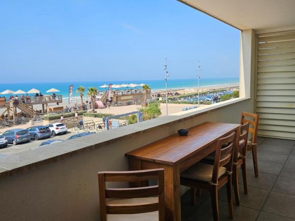 Résidence Pasino : photo 5 de la chambre appartement - vue sur mer