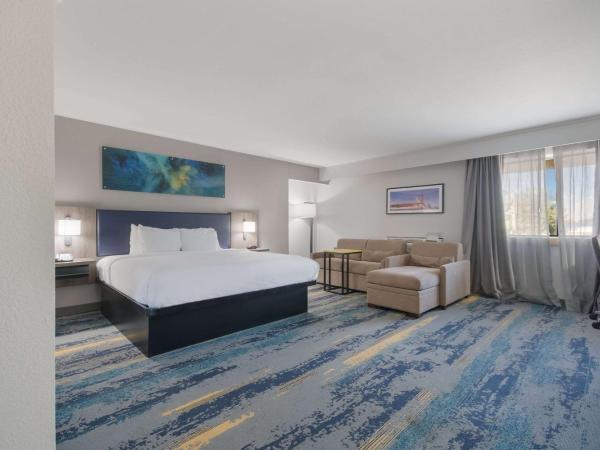 Clarion Pointe OKC Airport : photo 3 de la chambre chambre lit king-size supérieure - non-fumeurs