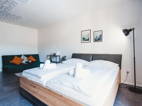 Villa Gall : photo 4 de la chambre chambre triple avec balcon