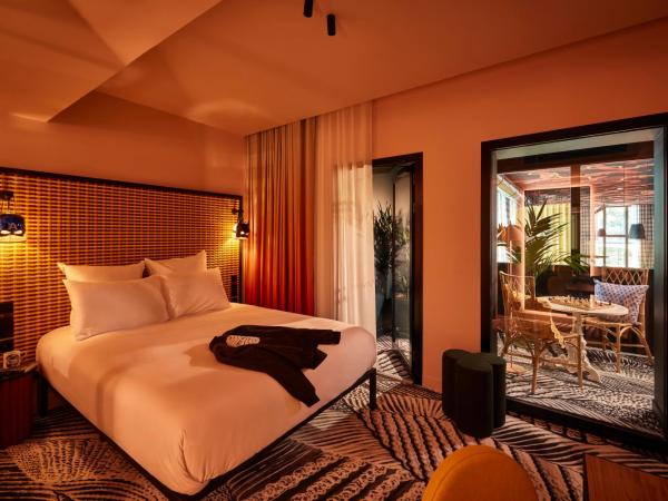 Mama Shelter Dijon : photo 3 de la chambre large mama double room with bow window