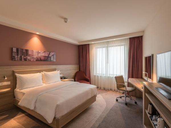 Hampton By Hilton Frankfurt City Centre East : photo 6 de la chambre chambre lit queen-size - non-fumeurs