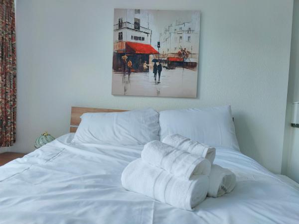 Aaran Central Guesthouse : photo 3 de la chambre chambre double avec salle de bains commune