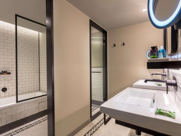 Canopy by Hilton Madrid Castellana : photo 4 de la chambre suite junior