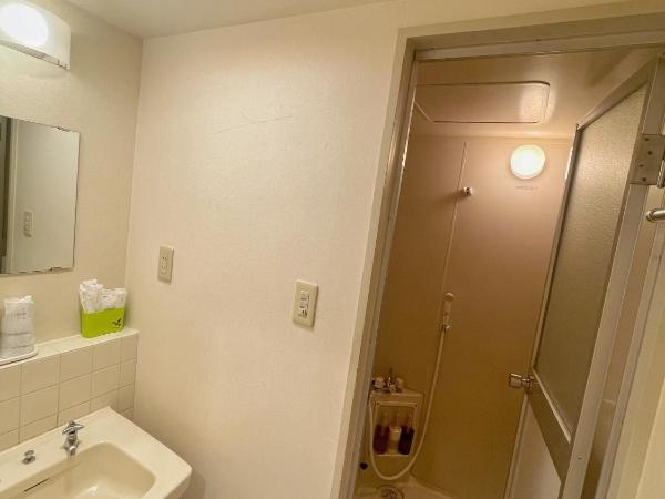 Sakura Hotel Ikebukuro : photo 6 de la chambre chambre de style japonais avec salle de bains privative