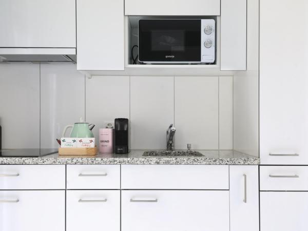 numa I Turi Apartments : photo 7 de la chambre medium studio with kitchenette and balcony