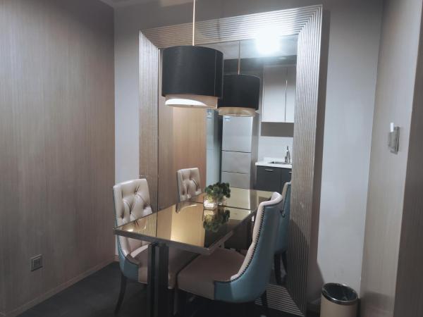 Golden Tulip Bund New Asia (The Former Jinjiang Metropolo Hotel Classiq Shanghai,Rock Bund) : photo 3 de la chambre chambre lit king-size avec canapé-lit