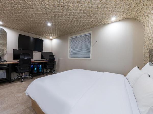 Jamsil Tomgi Hotel : photo 8 de la chambre deluxe double room with 2 computers