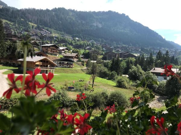 Au Bois de Lune : photo 4 de la chambre chambre familiale avec balcon