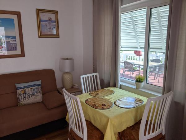 Breakaway Inn Guest House : photo 5 de la chambre appartement avec terrasse