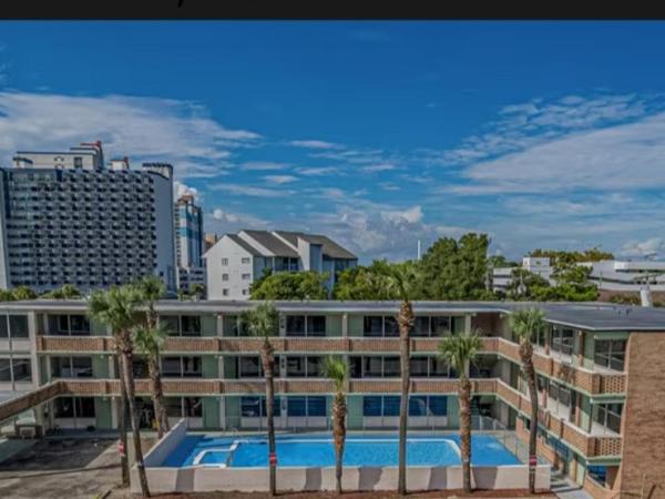 Palmsbythebeach : photo 8 de la chambre chambre double avec salle de bains privative