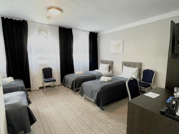 JACHTOWA Hotel i Restauracja : photo 2 de la chambre chambre quadruple confort