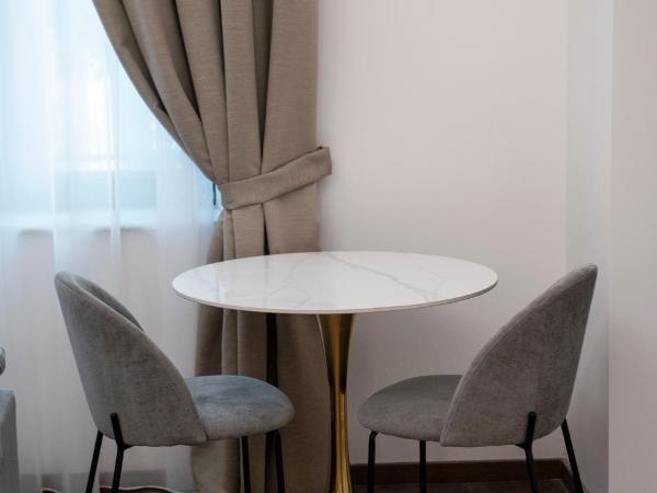 Jensen Luxury Suites : photo 10 de la chambre suite deluxe avec baignoire spa