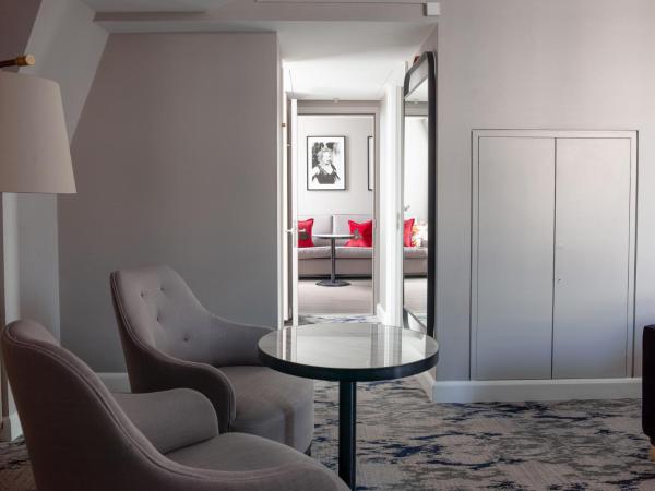 The Trafalgar St. James, London Curio collection by Hilton : photo 5 de la chambre suite studio