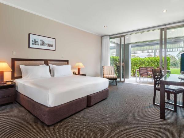 Hilton Lake Taupo : photo 1 de la chambre chambre lit king-size