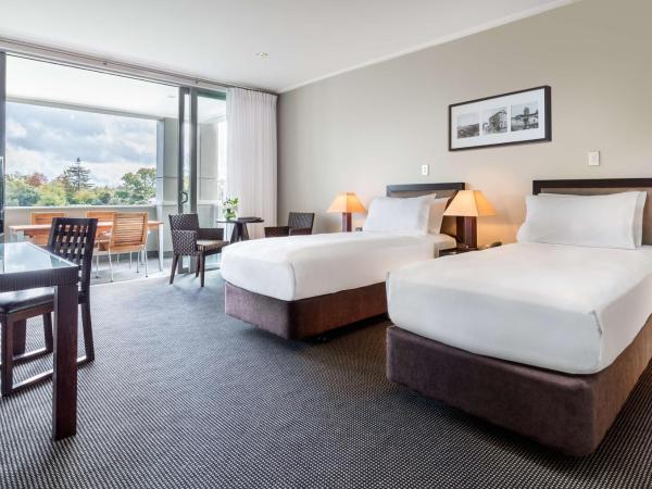 Hilton Lake Taupo : photo 1 de la chambre chambre lits jumeaux plus