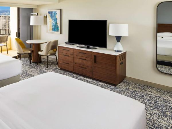 Hilton Hawaiian Village Waikiki Beach Resort : photo 3 de la chambre chambre avec 2 lits queen-size tapa collection - vue partielle sur océan