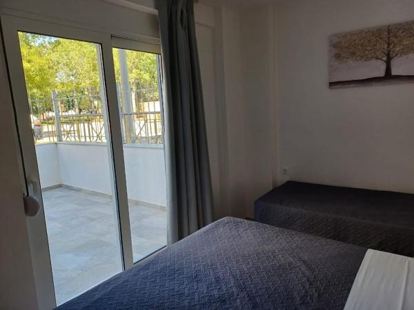 Deluxe City Hotel : photo 4 de la chambre chambre triple