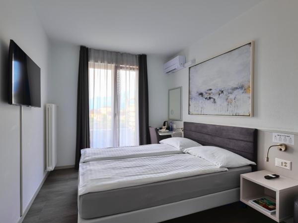 Hotel Luna Garni : photo 1 de la chambre chambre double Économique avec balcon