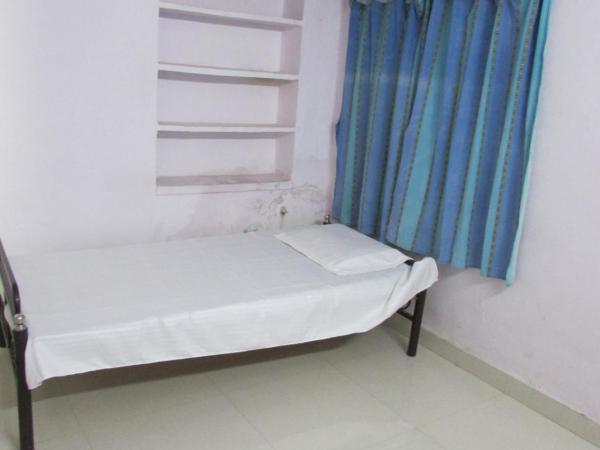 Ashish Guest House, Goverdhan Vilas : photo 4 de la chambre chambre simple Économique