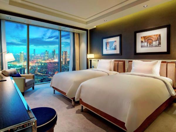 Hilton Istanbul Bomonti : photo 3 de la chambre suite lit king-size bomonti avec accès au salon exécutif