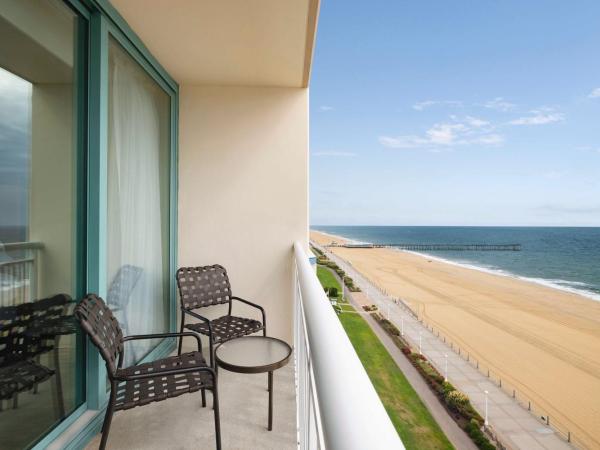 Hampton Inn Virginia Beach-Oceanfront South : photo 1 de la chambre oceanfront, 2 queen beds only, renovated