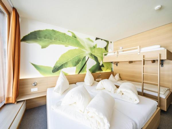 Smart-Hotel : photo 1 de la chambre chambre quadruple