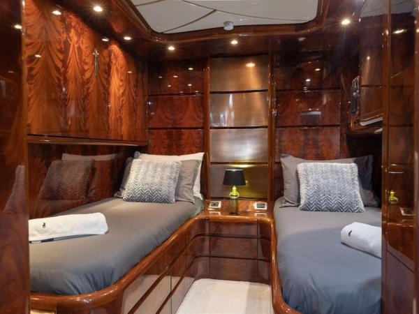 Super Yacht Located in Puerto Banus : photo 7 de la chambre mobile home