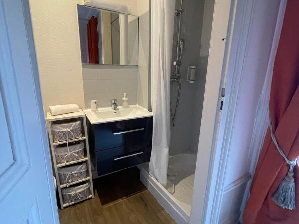 Authentic by Balladins, Hôtel Le Carré d'Aix : photo 1 de la chambre chambre triple (2 adultes & 1 enfant)