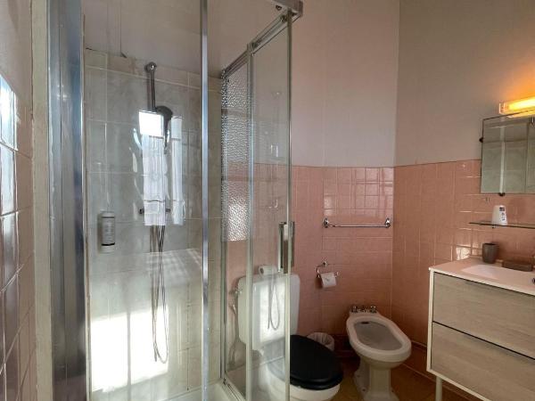 Authentic by Balladins, Hôtel Le Carré d'Aix : photo 5 de la chambre chambre double avec balcon