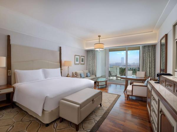 Waldorf Astoria Dubai Palm Jumeirah : photo 6 de la chambre chambre lit king-size deluxe - vue sur mer