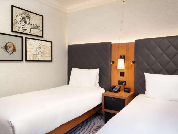 Hilton London Olympia : photo 4 de la chambre chambre lits jumeaux premium