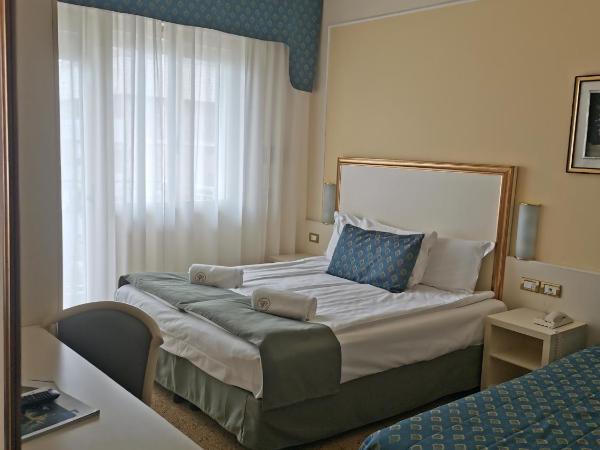 Hotel Astoria : photo 4 de la chambre chambre triple classique